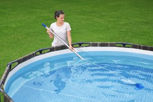 Aspirateur de piscine Intex : avis, test et prix